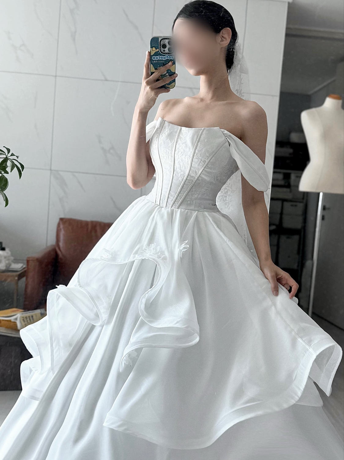 다이소-물건들로만-웨딩드레스-만들었음-맘에든다..^-^*-1-이미지