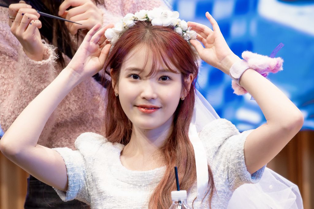 아이유-팬사인회-사진-8-이미지