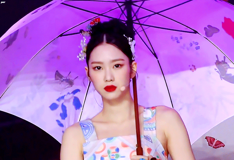 오마이걸-승희-피셜-지호가-대기실에서도-끼를-끼를-엄청-부렸던-무대...gif-2-이미지