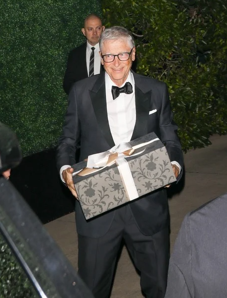 LA-셀럽들-다-모인-크리스-제너-70번째-생일파티-6-이미지