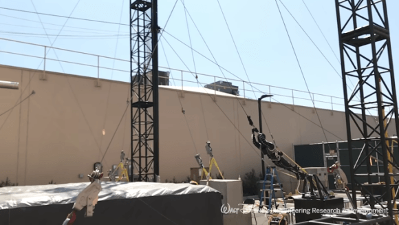 디즈니에서-개발중인-스턴트-로봇.gif-3-이미지