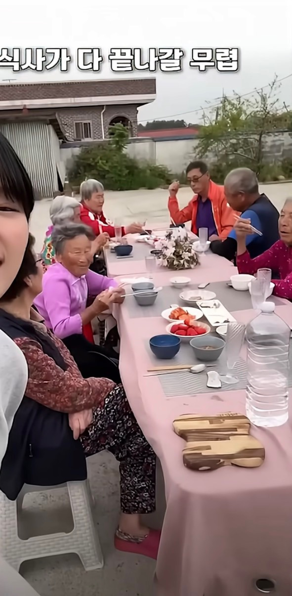 최근-난리난-광장시장-바가지-논란을-점화시킨-유튜버를-광장시장측에서-아무리-몰아가도-사람들이-입모아-“그럴-사람-아님”라고-하는-이유-8-이미지