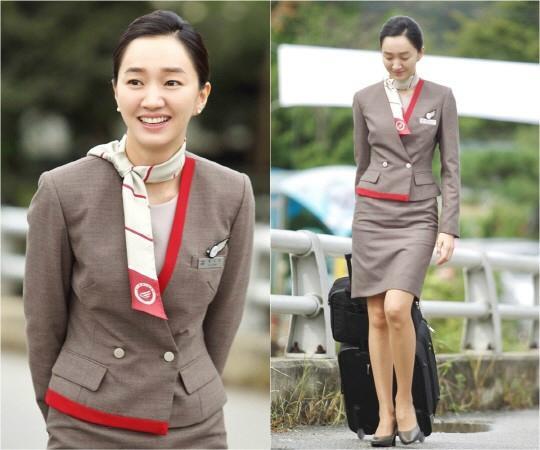 승무원-유니폼과-배우들.jpg-4-이미지