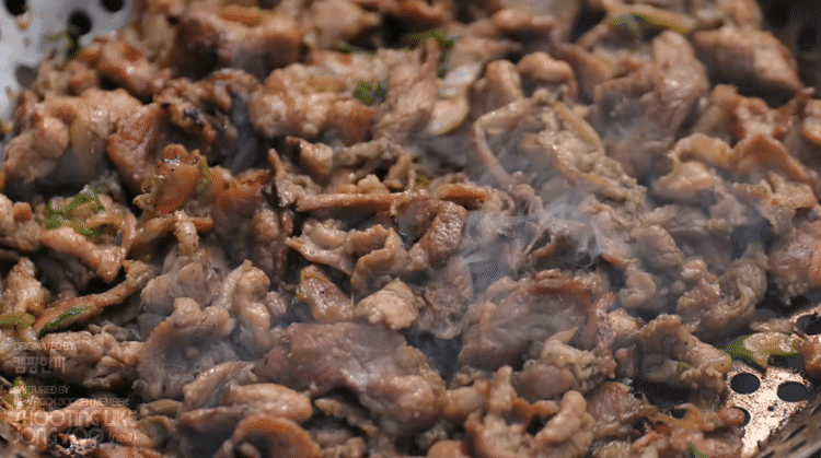 캠핑장-직화돼지불백-4-이미지