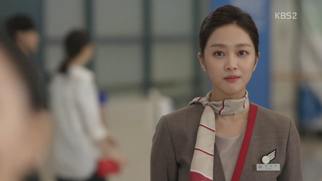 승무원-유니폼과-배우들.jpg-10-이미지