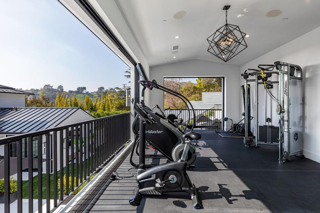 리한나가-현재-거주-중인-190억원-LA-집.jpg-12-이미지