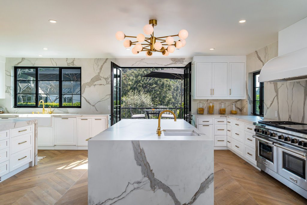 리한나가-현재-거주-중인-190억원-LA-집.jpg-9-이미지