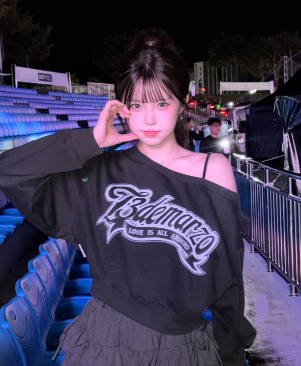 등장-실루엣이-천사소녀-네티-같았다는-송하영.gif-3-이미지