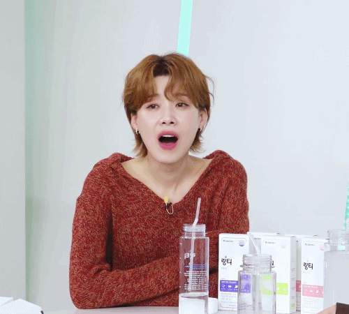 카즈하가-8월에-받은-생일-선물을-아직도-뜯지-않은-이유.gif-4-이미지