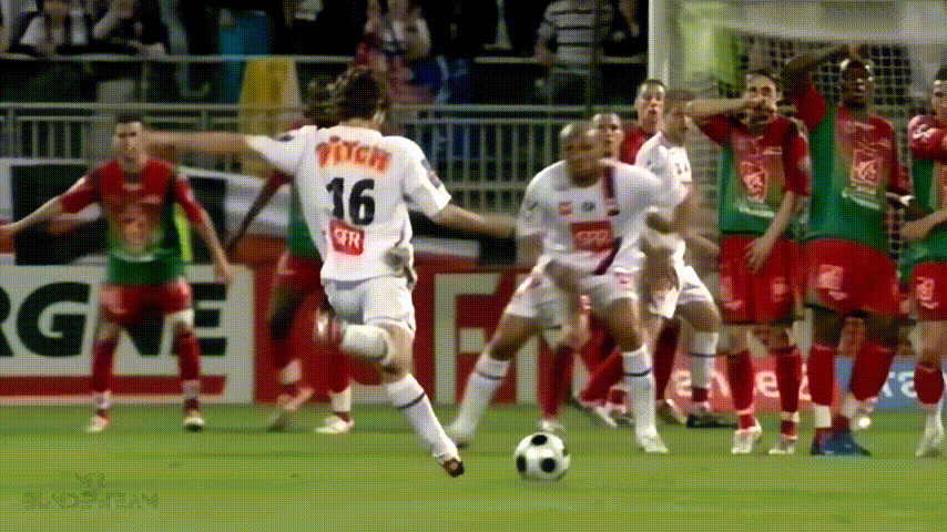 역대-최고의-프리키커라-불리는-선수-1-이미지