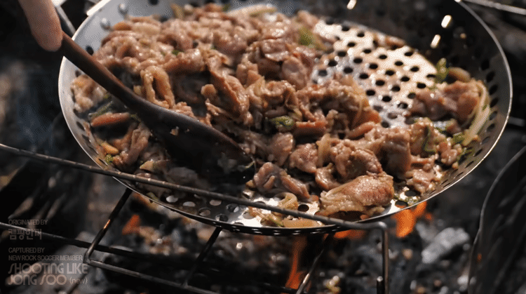 캠핑장-직화돼지불백-2-이미지