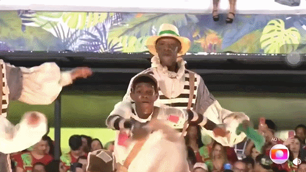 옷-갈아입는-속도가-빠른-댄서들-0-이미지