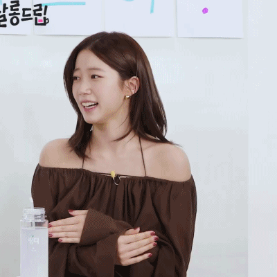 카즈하가-8월에-받은-생일-선물을-아직도-뜯지-않은-이유.gif-6-이미지