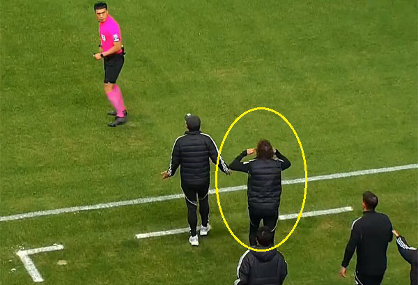 전북현대-코치-심판-향해-인종차별-제스처-의혹-관련-정면샷-0-이미지