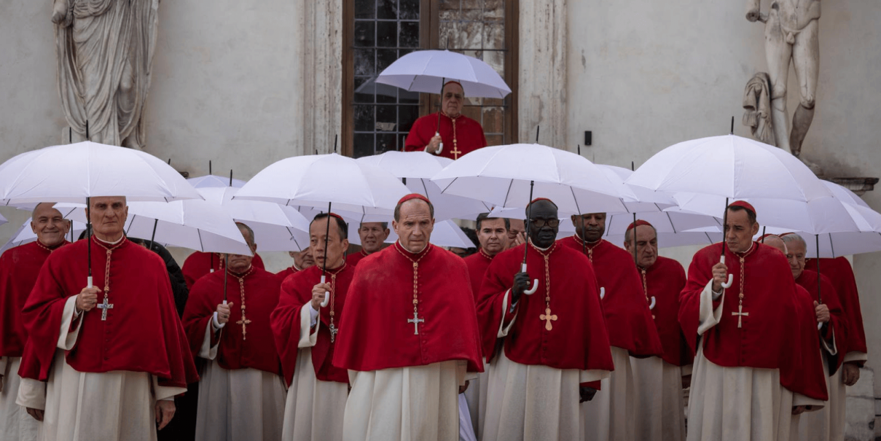 교황이-사망하는-순간-치뤄지는-세계구급-선거-2-이미지