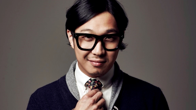 최우식이-뿔테-쓰고-수염-기르면?-2-이미지