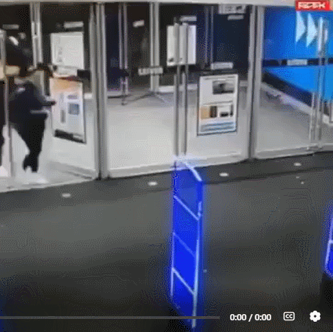 현관문을-열었는데-개박살-0-이미지