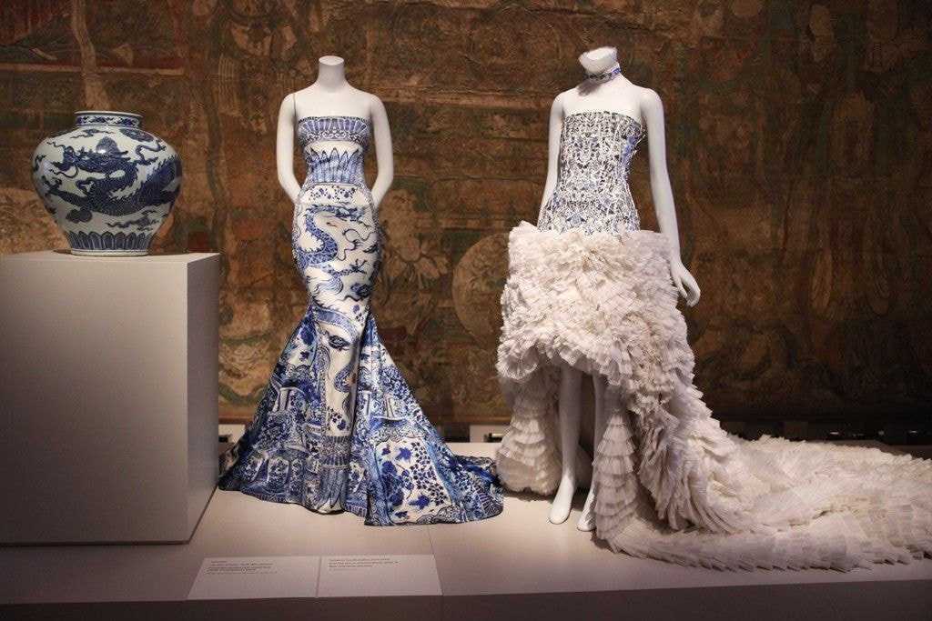 5년전-멧갈라에서-한국-단청무늬-드레스-입은-판빙빙.jpg-7-이미지