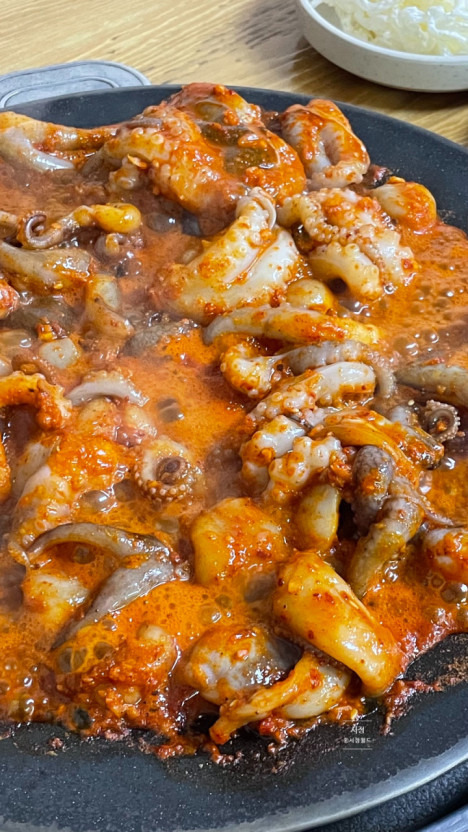 매운거-잘-먹는-사람도-매워하는-용두동-나정순할매쭈꾸미-1-이미지