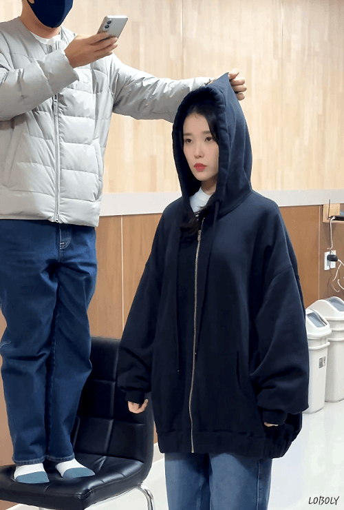 키링-챌린지-참여한-아이유.gif-5-이미지