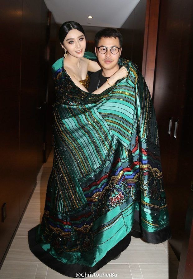 5년전-멧갈라에서-한국-단청무늬-드레스-입은-판빙빙.jpg-12-이미지