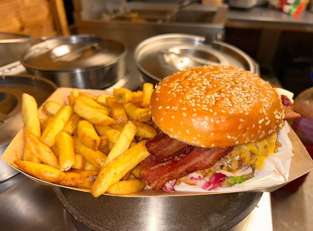 할로우-타운-FC-스타디움-간식-0-이미지