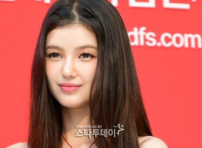 “뉴진스-명예-훼손했다”…다니엘,-어도어에-1000억대-위약벌-무나-0-이미지