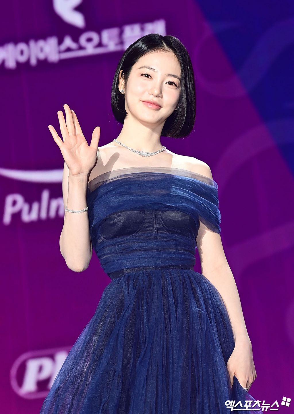 신예은-이채민-하영-차주영-아이유-(2025-서울콘-에이판-스타-어워즈-레드카펫)-5-이미지