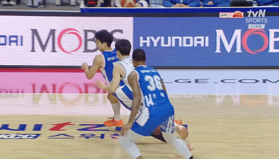 KBL-올스타전-1on1-컨테스트-출전하는-KCC-허훈의-드리블-스킬.gif-2-이미지