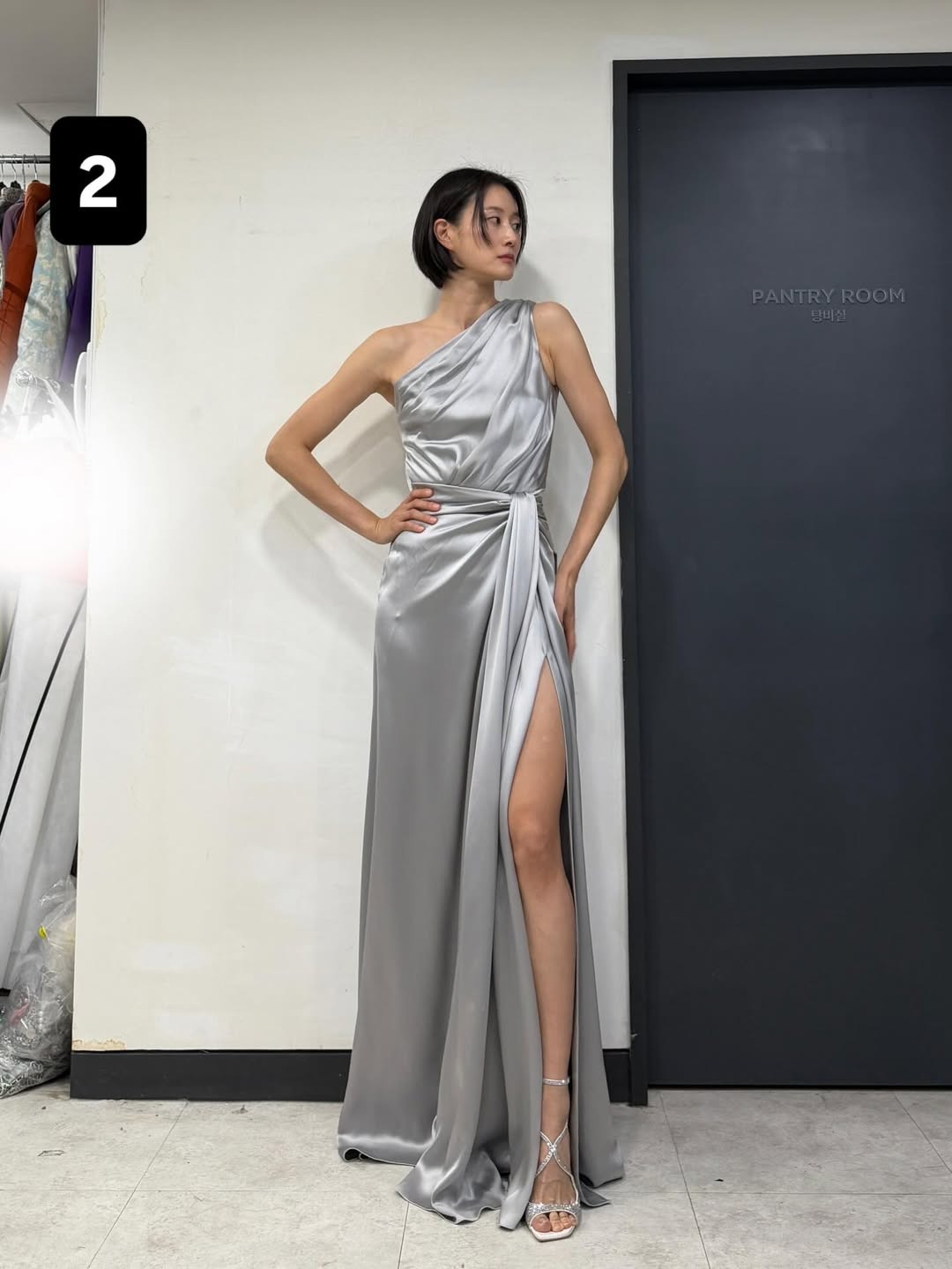 시상식-드레스-골라달라고-인스타-올린-모델-이현이.jpg-1-이미지