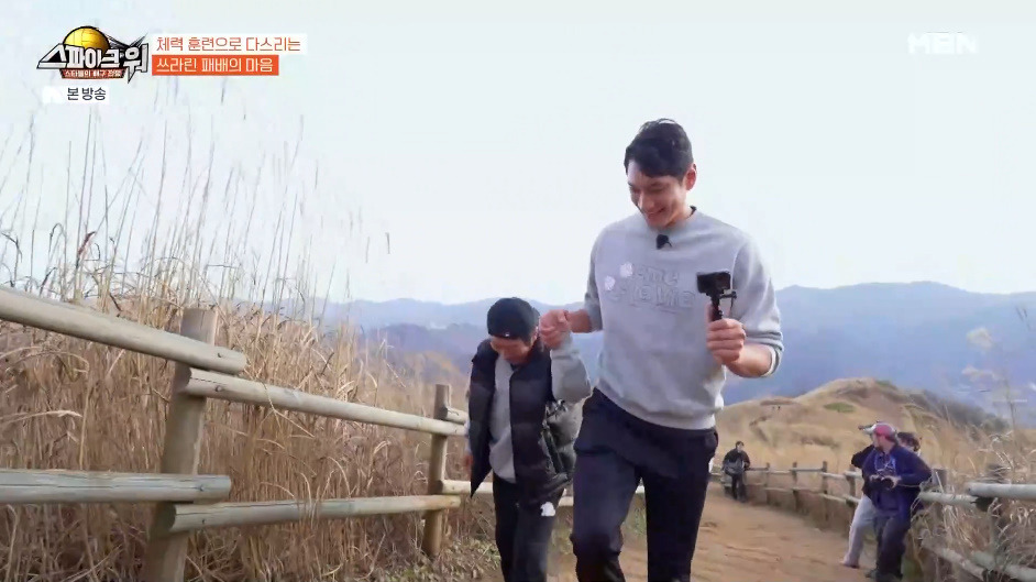 러닝대회-하는데-자신만만하더니-드러누워버린-이수근.jpg-15-이미지