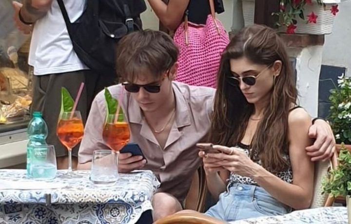 옷-잘-입는걸로-유명한-넷플릭스-'기묘한-이야기'-속-실제커플-10-이미지