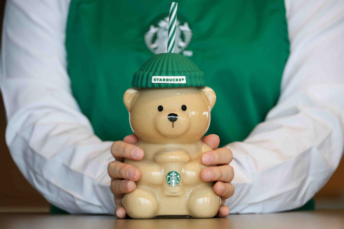 난투극까지-벌어진-`스벅-곰돌이컵`…韓재출시후-중고가-2배-0-이미지