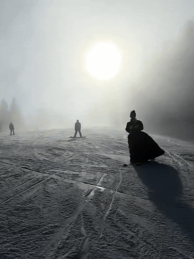 발렌시아가-드레스-패딩을-200%-소화한-사람.gif-1-이미지