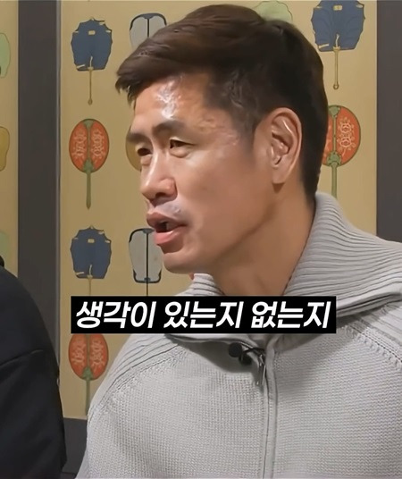 안정환-"K리그에서-감독-오퍼-많이-오는데-연봉을-봉사-수준으로-제시한다"-11-이미지