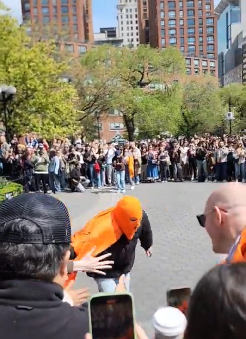 나-치즈볼-먹는거-보러-올-사람-공원으로-와라-3-이미지