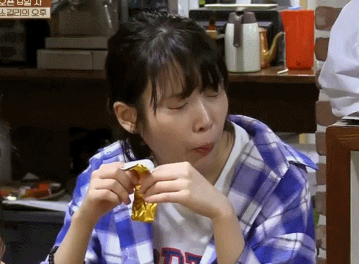 8년전-효리네-민박-속-아이유.gif-12-이미지