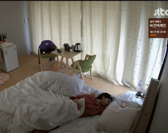 8년전-효리네-민박-속-아이유.gif-41-이미지