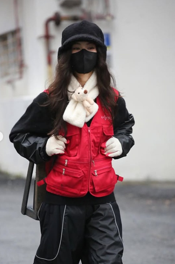 다니엘,-뉴진스-퇴출-당일에도-션과-함께.."내색-없이-연탄-봉사"-0-이미지