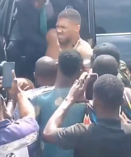 나이지리아-방문중-교통사고당해-구조되는-조슈아.jpgif-2-이미지