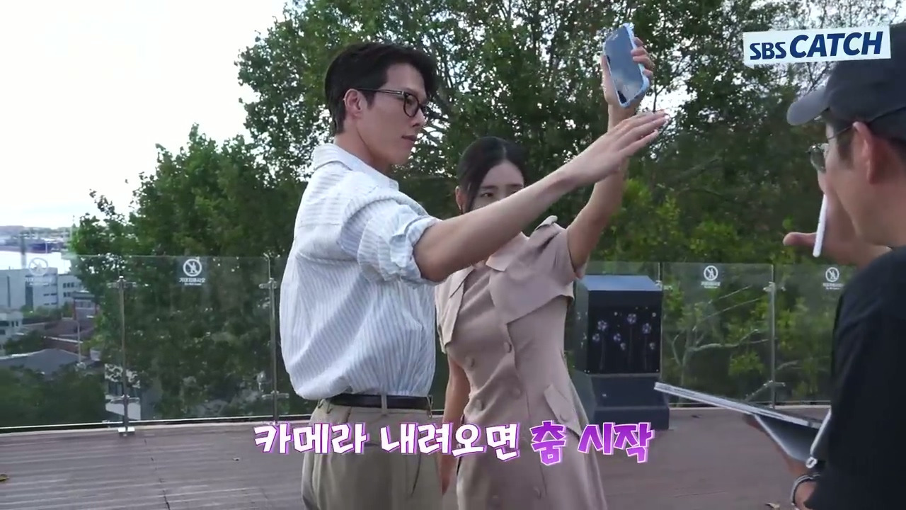 [키스는괜히해서]-의외로(?)-안은진과의-댄스장면에서-리드-다-하는-장기용.jpg-19-이미지