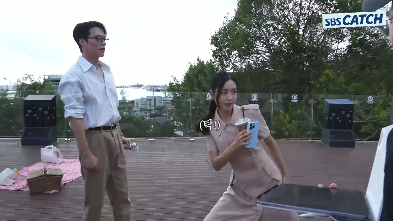 [키스는괜히해서]-의외로(?)-안은진과의-댄스장면에서-리드-다-하는-장기용.jpg-27-이미지