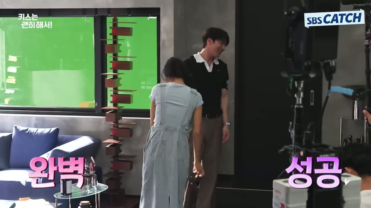 [키스는괜히해서]-의외로(?)-안은진과의-댄스장면에서-리드-다-하는-장기용.jpg-8-이미지