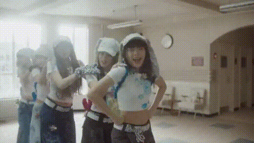 뉴진스의-아름다운-3년.gif-3-이미지