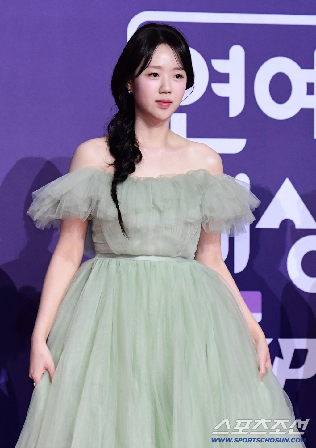 송지효-지예은-(SBS-연예대상-레드카펫)-15-이미지