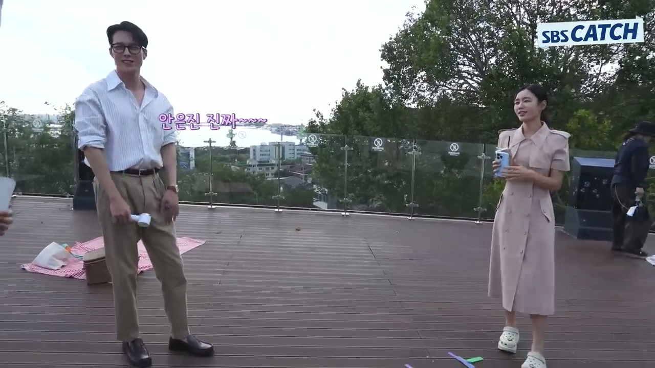 [키스는괜히해서]-의외로(?)-안은진과의-댄스장면에서-리드-다-하는-장기용.jpg-32-이미지