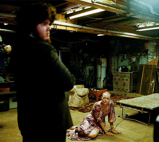 지구를-지켜라-리메이크-＜부고니아＞-넷플-공개-3-이미지