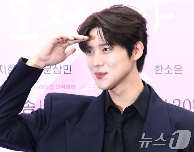 '은애하는'-문상민-"변우석·박지훈과-경쟁…피부과-열심히-다녀"-[N현장]-0-이미지