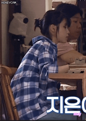 8년전-효리네-민박-속-아이유.gif-30-이미지