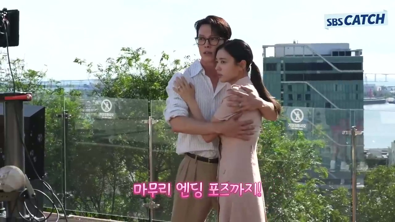 [키스는괜히해서]-의외로(?)-안은진과의-댄스장면에서-리드-다-하는-장기용.jpg-39-이미지